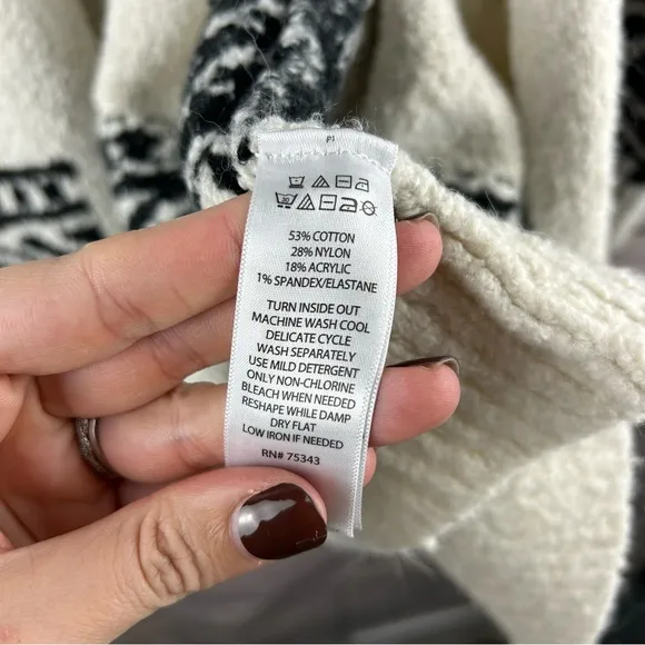 Joie Thick Knit Open Front Cardigan – White with Black Aztec Design Size Medium