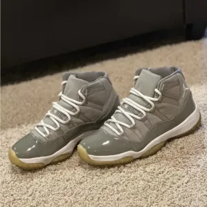 JORDAN 11 RETRO COOL GREY (CT8012-005) Sz 9 Mens (used)