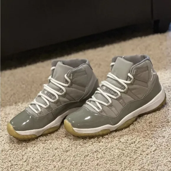 JORDAN 11 RETRO COOL GREY (CT8012-005) Sz 9 Mens (used)