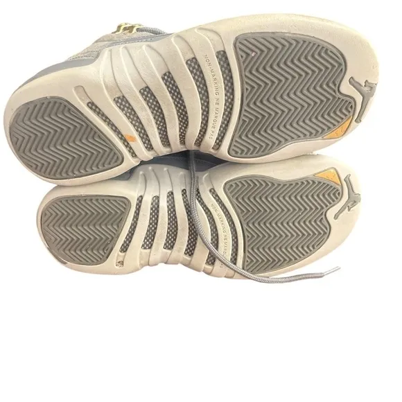 Jordan 12 Retro GS Kids Dark Grey Size 4y 153265-005 Suede