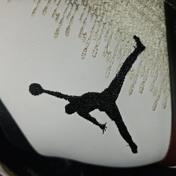 Jordan 31 Mens White and Black Sneakers