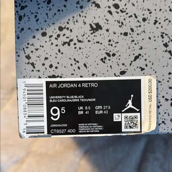 Jordan Men's Blue Sneakers Retro UNC