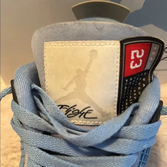 Jordan Men's Blue Sneakers Retro UNC