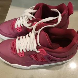Jordan Pink and White Sneakers Modern Athletic Design