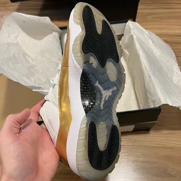 Jordan Retro 11 Low 'Closing Ceremony' Shoes - White and Gold