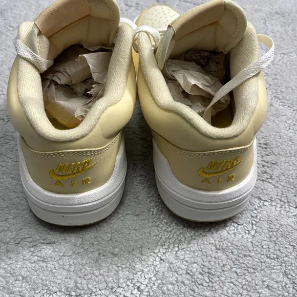 Jordan Stadium 90 Sunshine Womens Pale Vanilla Yellow Ochre Size 8.5
