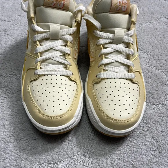 Jordan Stadium 90 Sunshine Womens Pale Vanilla Yellow Ochre Size 8.5