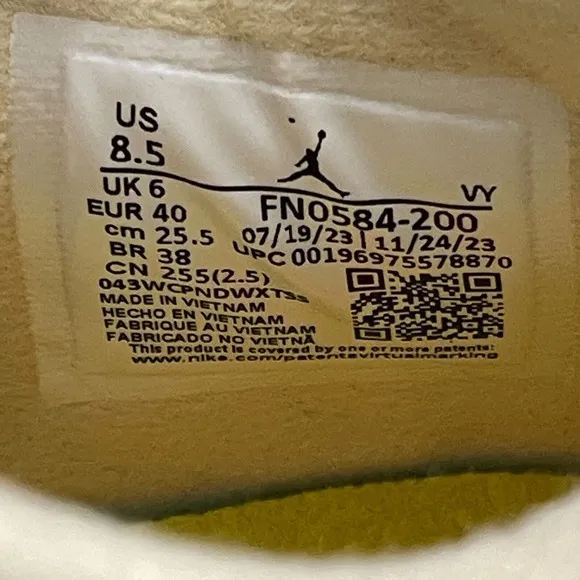 Jordan Stadium 90 Sunshine Womens Pale Vanilla Yellow Ochre Size 8.5