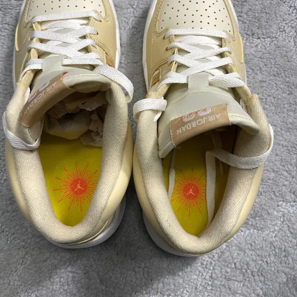 Jordan Stadium 90 Sunshine Womens Pale Vanilla Yellow Ochre Size 8.5