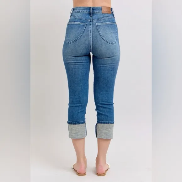 Judy Blue High-Rise Cuffed Capri Length Pants Slim Fit Skinny Leg Denim Jeans