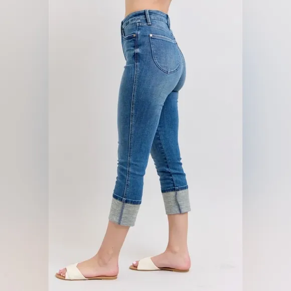 Judy Blue High-Rise Cuffed Capri Length Pants Slim Fit Skinny Leg Denim Jeans