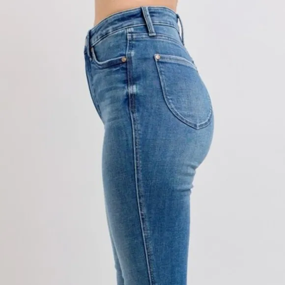 Judy Blue High-Rise Cuffed Capri Length Pants Slim Fit Skinny Leg Denim Jeans