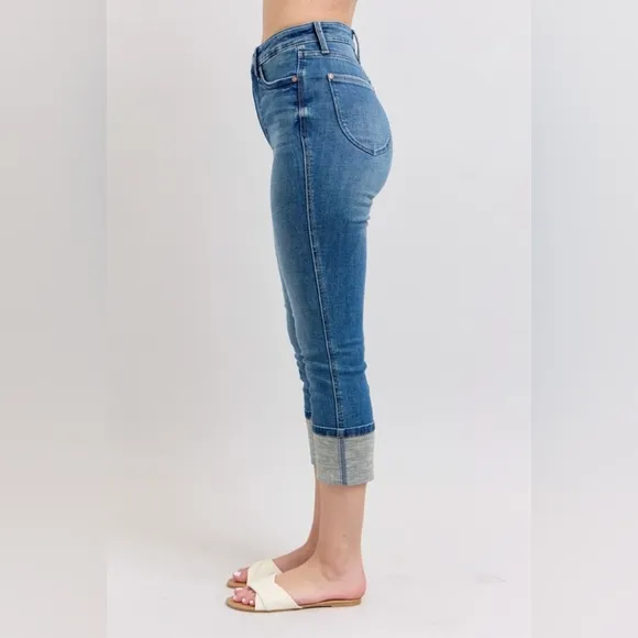 Judy Blue High-Rise Cuffed Capri Length Pants Slim Fit Skinny Leg Denim Jeans