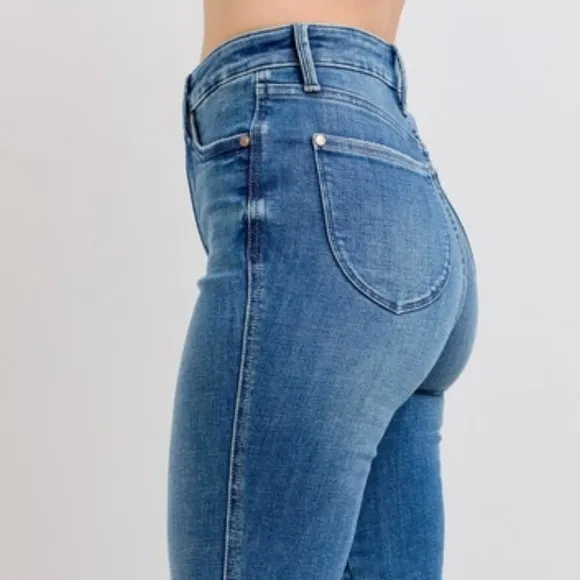 Judy Blue High-Rise Cuffed Capri Length Pants Slim Fit Skinny Leg Denim Jeans