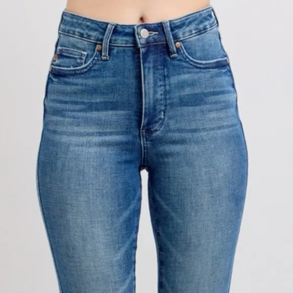 Judy Blue High-Rise Cuffed Capri Length Pants Slim Fit Skinny Leg Denim Jeans
