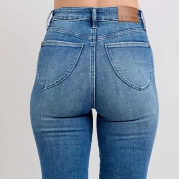Judy Blue High-Rise Cuffed Capri Length Pants Slim Fit Skinny Leg Denim Jeans