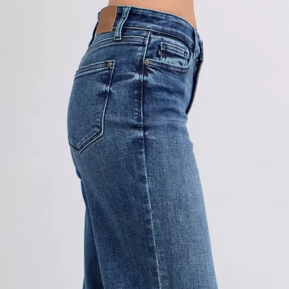 Judy Blue Mid-Rise Straight Leg Boyfriend Relaxed Jeans Raw Hem Denim Pants