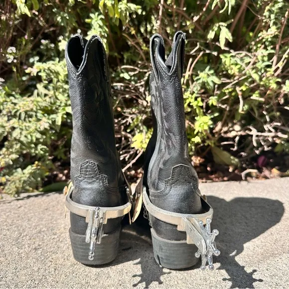 Justin Embroidered Cowboy Boots Black Leather Size Youth 13D Oil Resistant Soles