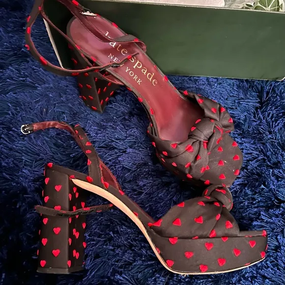 kate spade new york Confetti Red and Black Heart-Print Platform Sandals size 8.5