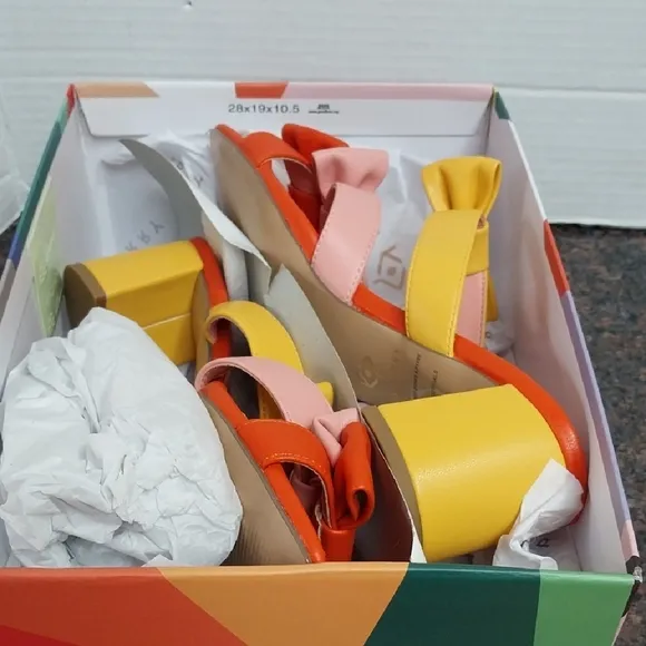 Katy Perry Collections Women's Multicolor Bow Heel Sandals...SiZE 6...NEW IN BOX