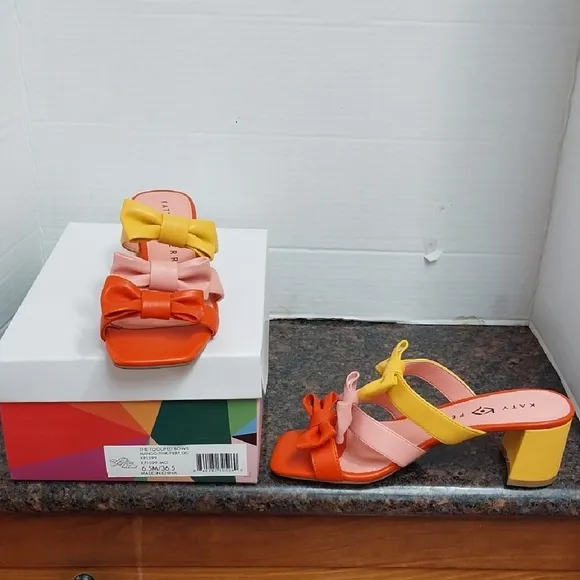 Katy Perry Collections Women's Multicolor Bow Heel Sandals...SiZE 6...NEW IN BOX