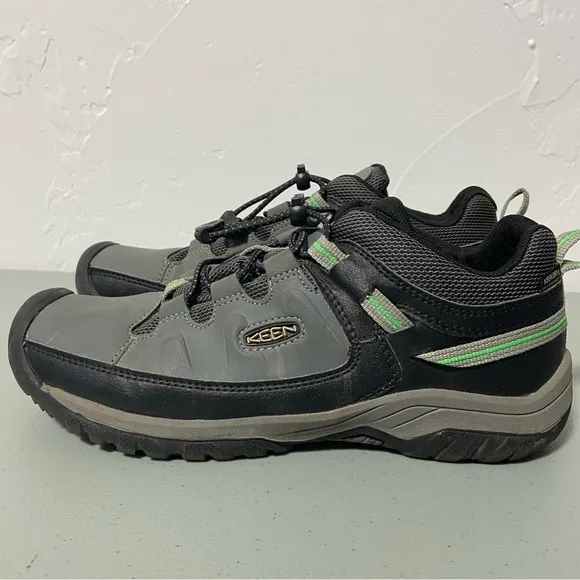 Keen Big Kids' Targhee Waterproof Low Shoe 1024011 Size 6 Hiking Shoes Slip On