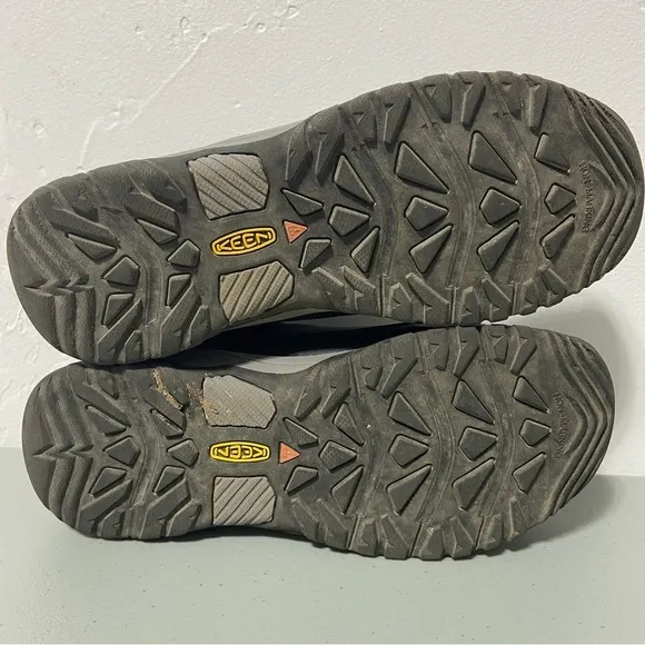 Keen Big Kids' Targhee Waterproof Low Shoe 1024011 Size 6 Hiking Shoes Slip On
