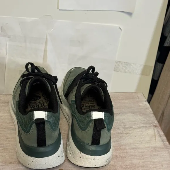 Keen Green and Black Athletic Shoes Modern Comfort size 10.5 over 1/2 off!