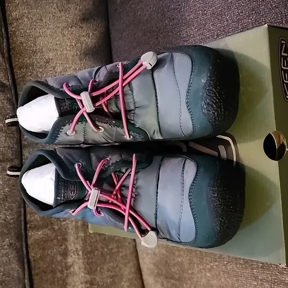 Keen Kids' Green and Pink lace boots NWOT in box Boots size 3