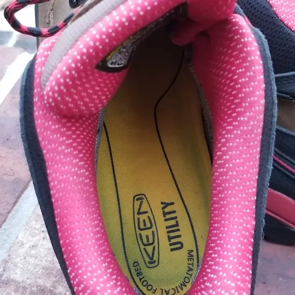 KEEN UTILITY  BOOTS SIZE 9D