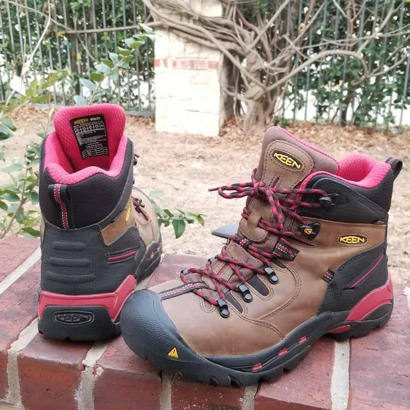 KEEN UTILITY  BOOTS SIZE 9D