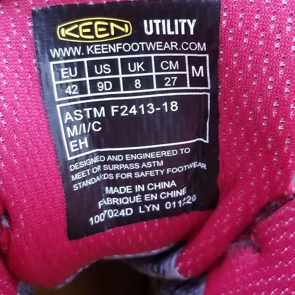 KEEN UTILITY  BOOTS SIZE 9D