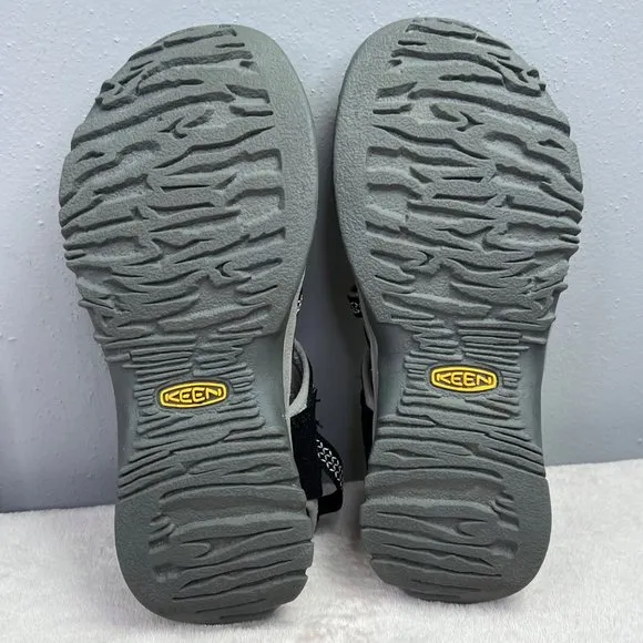 Keen Whisper Closed Toe Sport Sandal 7.5 Women Black Gray Hiking Shoes NWOT
