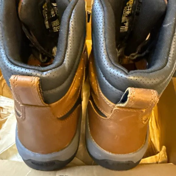 Keen Women’s Brown Lace Up Boots with Durable Leather size 11 M