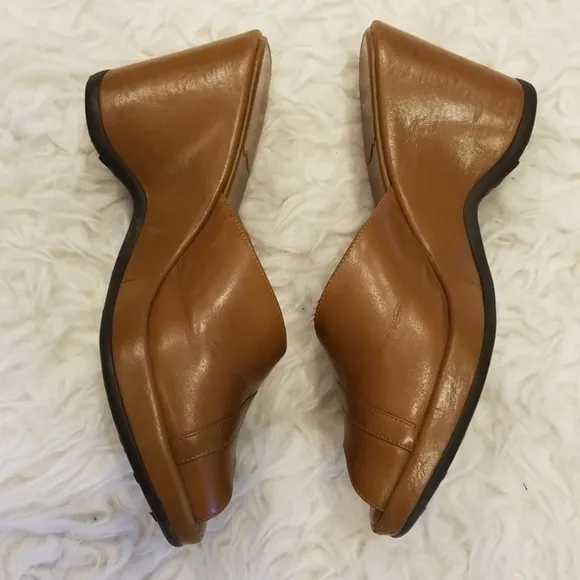 💕KENNETH COLE REACTION💕 Thed Late Show Platform Wedge Peep Toe Sandals 10