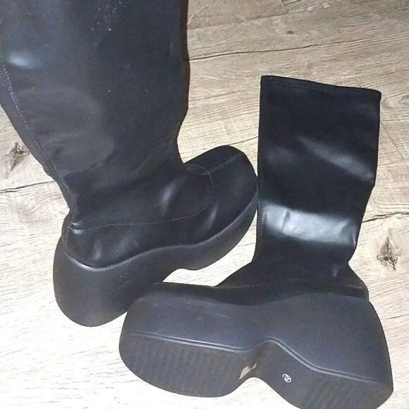 Knee high Stretch Platform boots sz 10