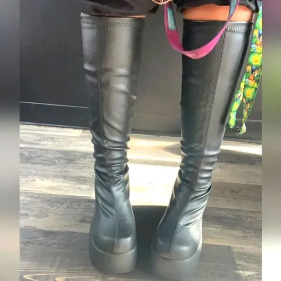 Knee high Stretch Platform boots sz 10