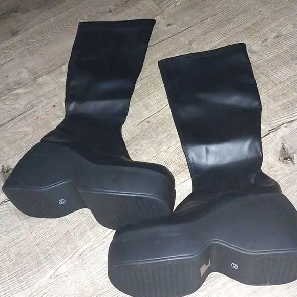 Knee high Stretch Platform boots sz 10