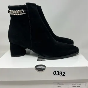 La Canadienne Andrea Women's Black Suede Ankle Booties Size 7