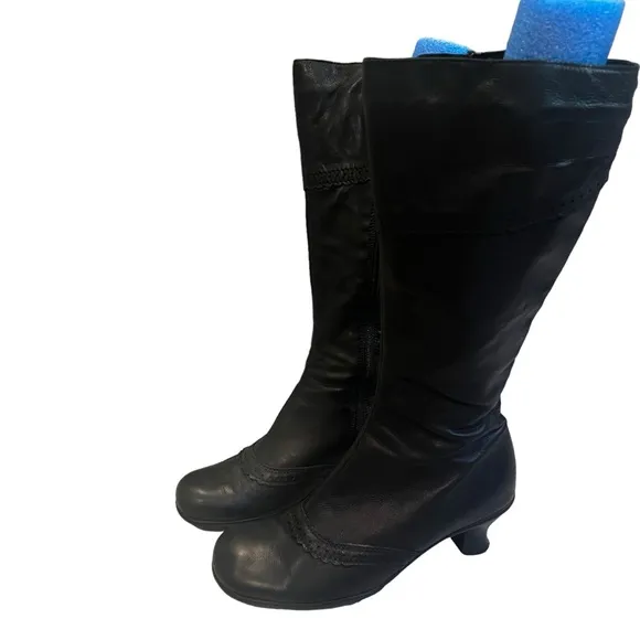 La Canadienne Tahra Waterproof Leather Kitten Heel Tall Boots, Sz 9.5