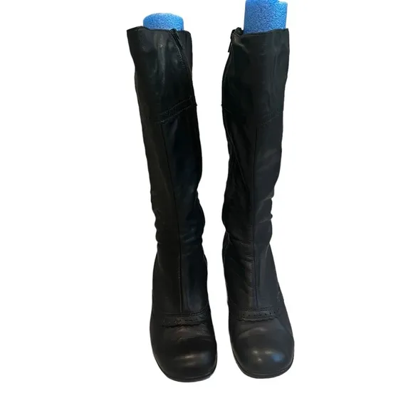 La Canadienne Tahra Waterproof Leather Kitten Heel Tall Boots, Sz 9.5