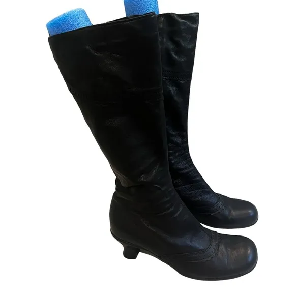 La Canadienne Tahra Waterproof Leather Kitten Heel Tall Boots, Sz 9.5