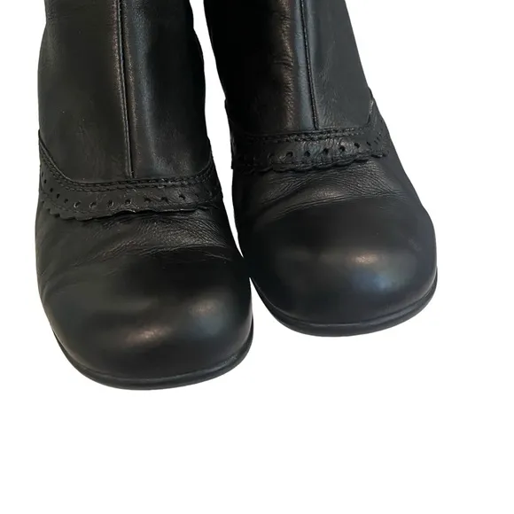 La Canadienne Tahra Waterproof Leather Kitten Heel Tall Boots, Sz 9.5