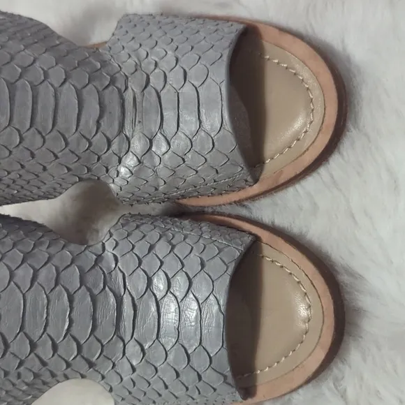 LAFAYETTE 148 New York Cassidee Snake Leather Sandals