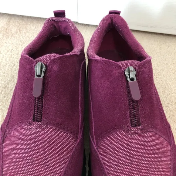 Lands End Women's All Weather Insulated Purple Suede Zip Comfort Shoes Size 7.5B