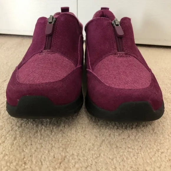 Lands End Women's All Weather Insulated Purple Suede Zip Comfort Shoes Size 7.5B