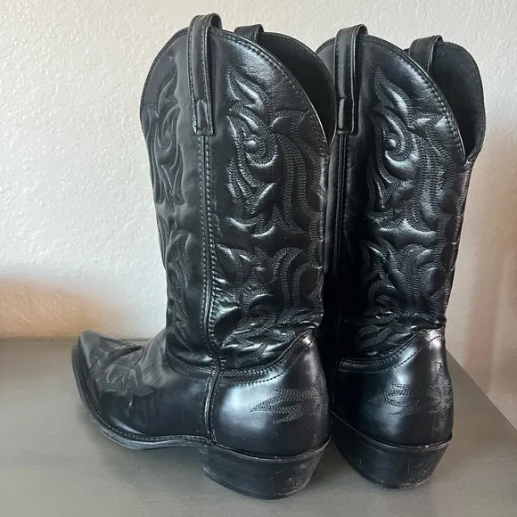 Laredo Men’s Hawk Leather Cowboy Boots