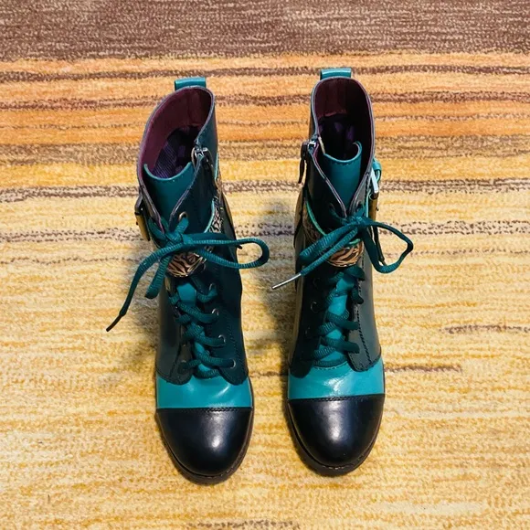 L'Artiste lace-up boots