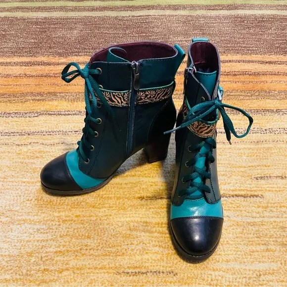 L'Artiste lace-up boots