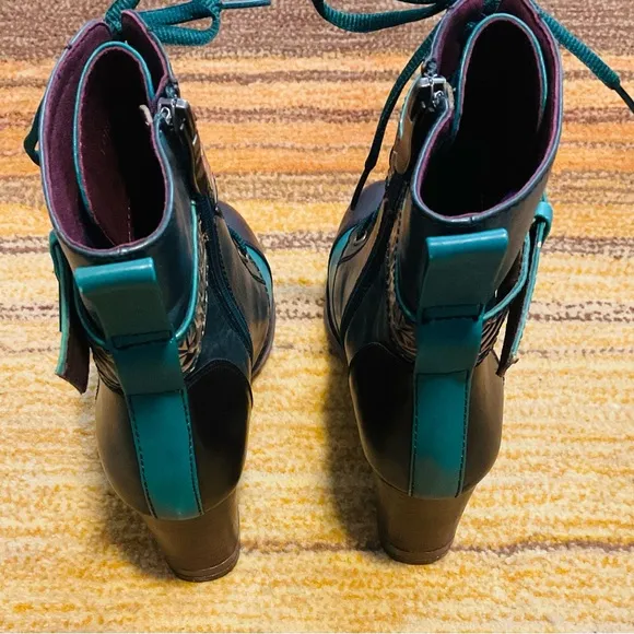 L'Artiste lace-up boots